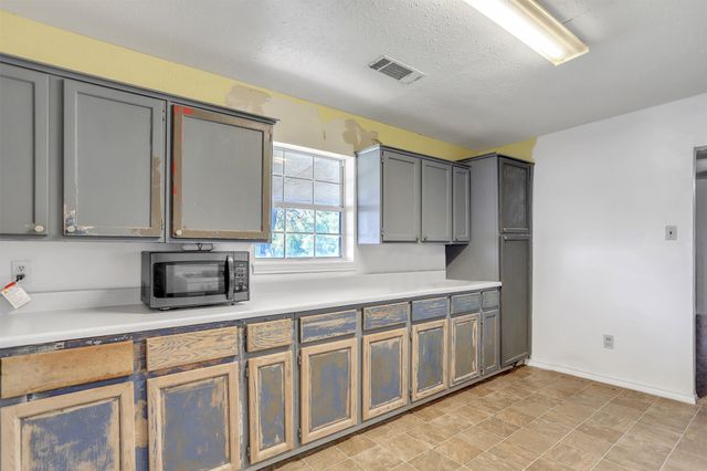 270 E Lamar Street, Palmer, TX 75152