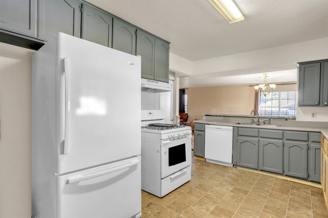 270 E Lamar Street, Palmer, TX 75152