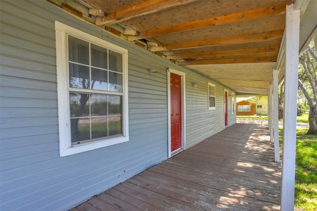 270 E Lamar Street, Palmer, TX 75152