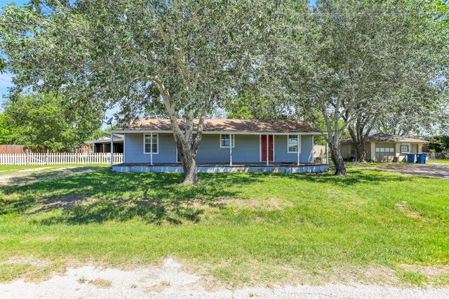 270 E Lamar Street, Palmer, TX 75152