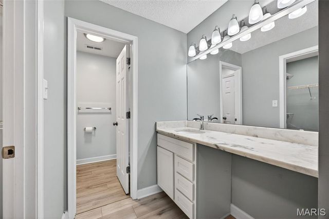 13811 Amiot Drive A, St Louis, MO 63146