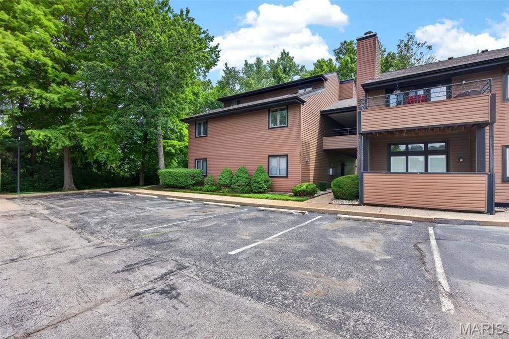 13811 Amiot Drive A, St Louis, MO 63146