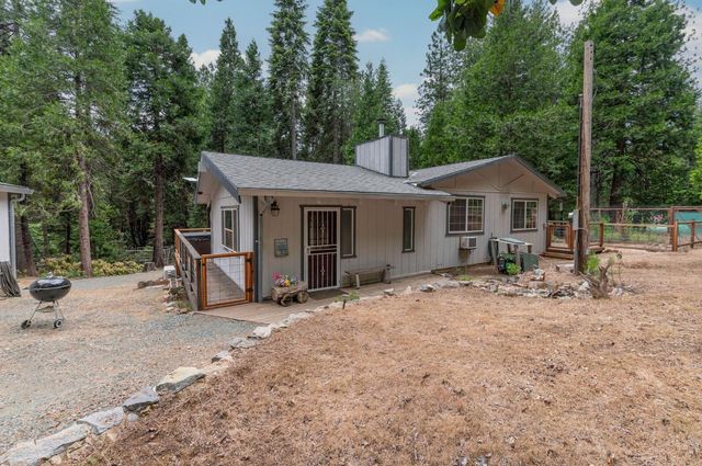 26742 High Trees Dr, Pioneer, CA 95666