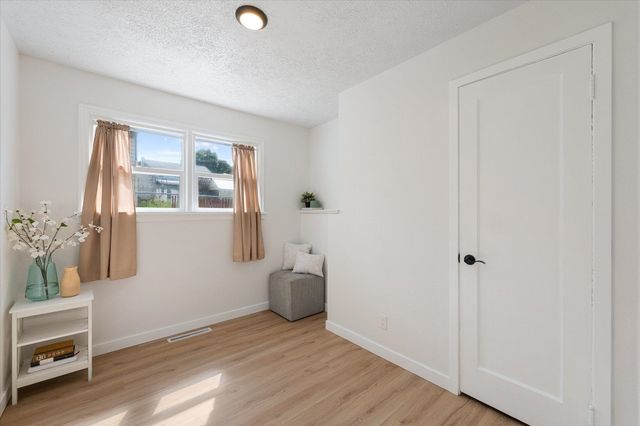 6212 N Assembly St, Spokane, WA 99205