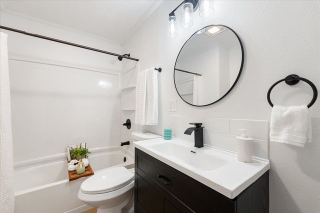 6212 N Assembly St, Spokane, WA 99205