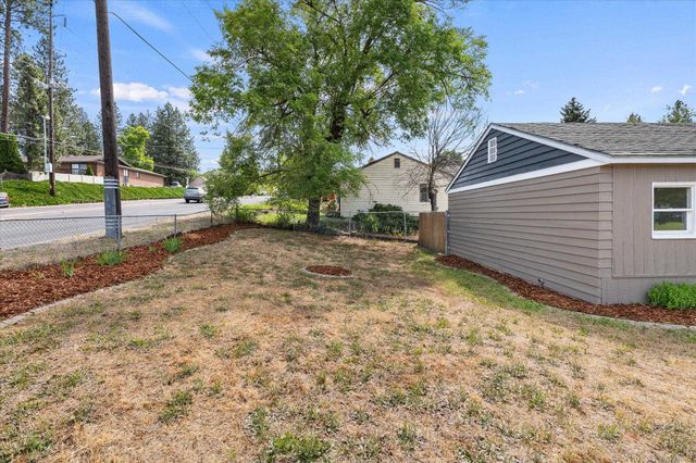 6212 N Assembly St, Spokane, WA 99205