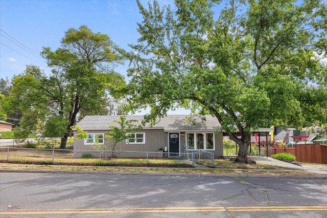 6212 N Assembly St, Spokane, WA 99205