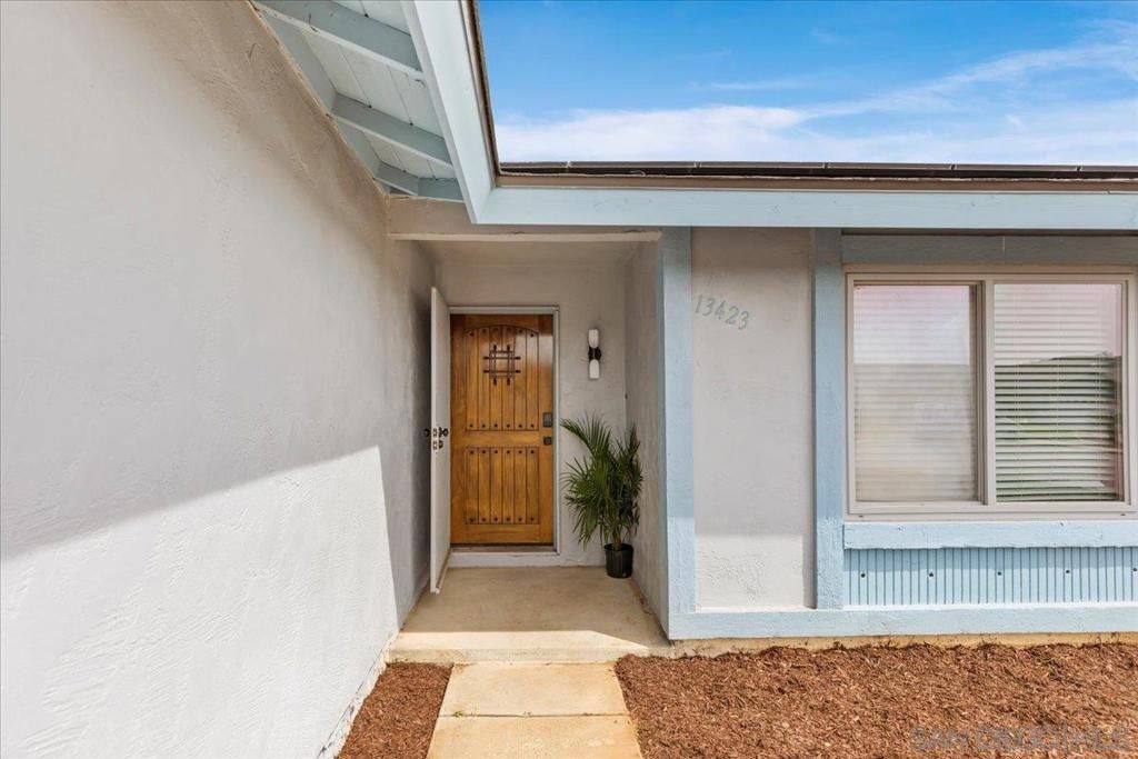 Image 3 of property listing at 13423 Floral Ave, Poway, CA 92064