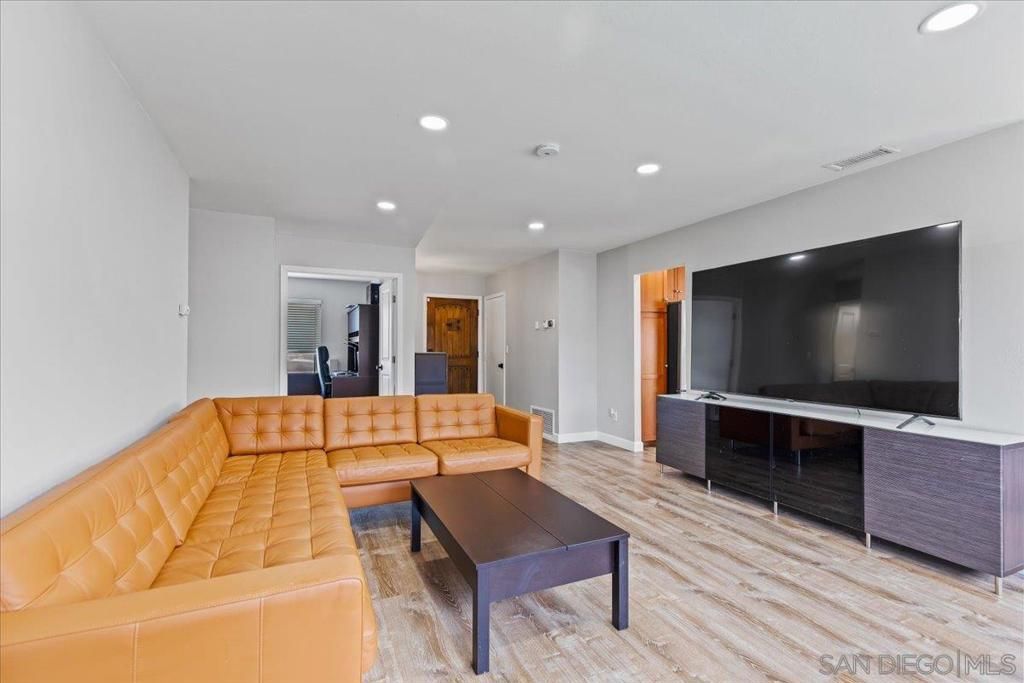 Image 5 of property listing at 13423 Floral Ave, Poway, CA 92064