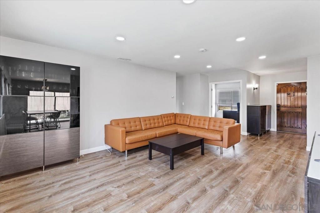 Image 7 of property listing at 13423 Floral Ave, Poway, CA 92064