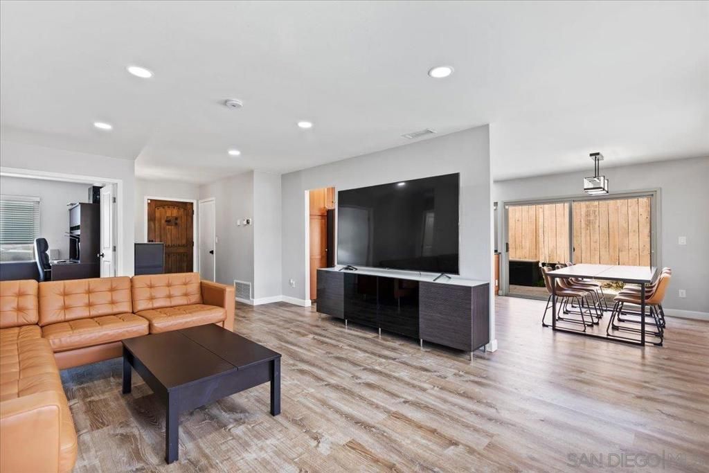 Image 8 of property listing at 13423 Floral Ave, Poway, CA 92064