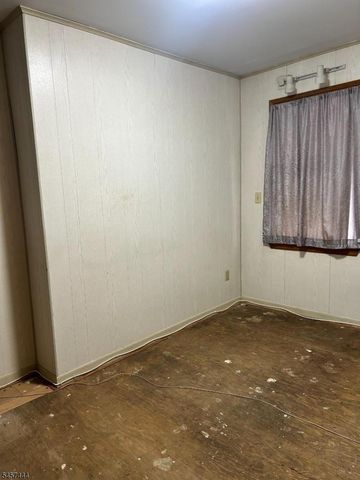 63 Garrison St, Newark City, NJ 07105