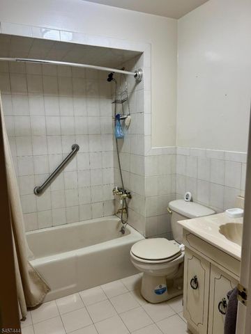 63 Garrison St, Newark City, NJ 07105