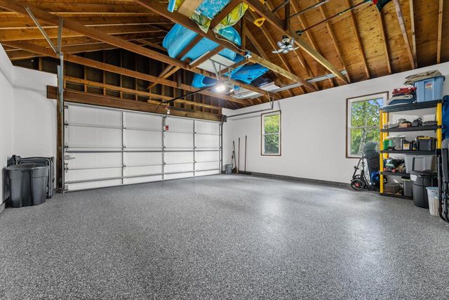 S67W32648 Ashton WAY E, Mukwonago, WI 53149