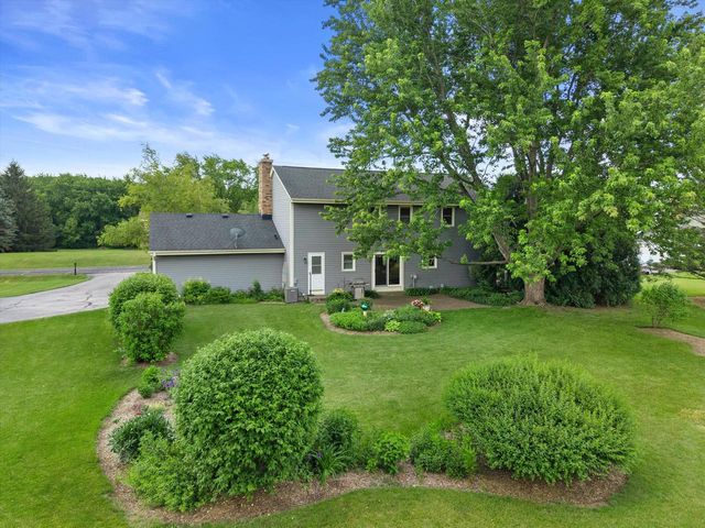 S67W32648 Ashton WAY E, Mukwonago, WI 53149