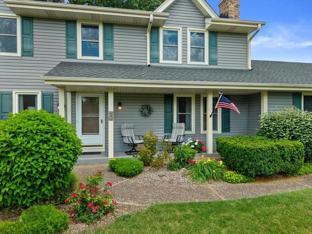S67W32648 Ashton WAY E, Mukwonago, WI 53149