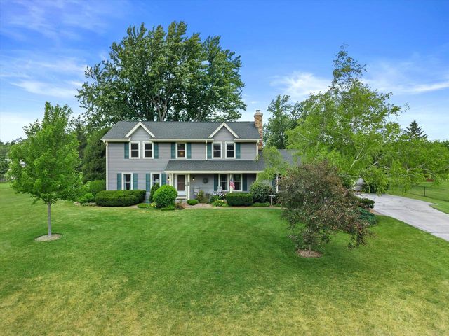 S67W32648 Ashton WAY E, Mukwonago, WI 53149