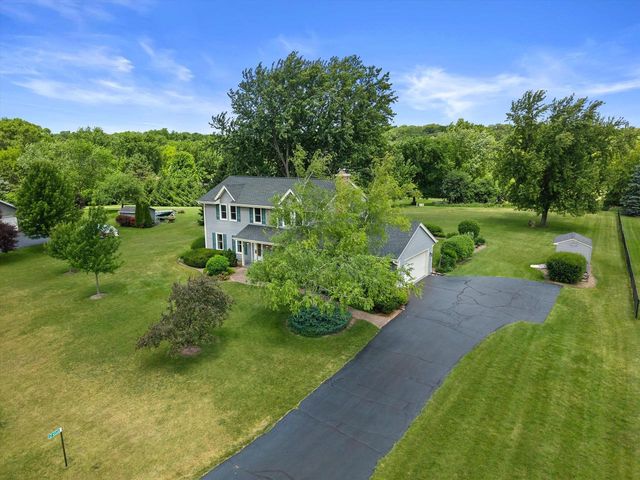S67W32648 Ashton WAY E, Mukwonago, WI 53149