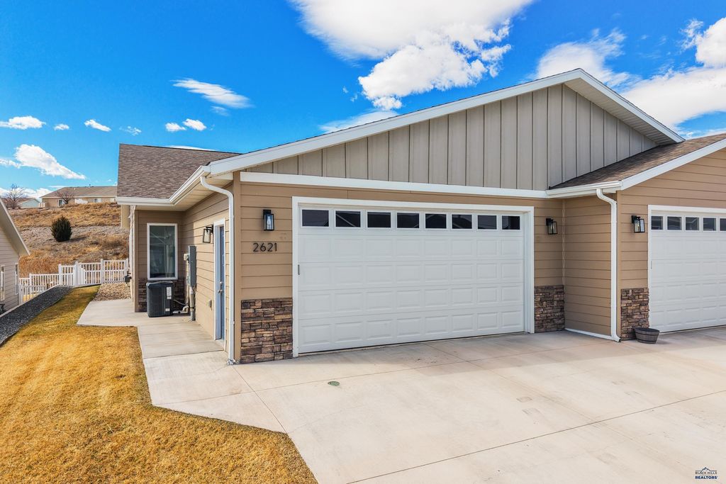 2621 HENNESSY DRIVE, Rapid City, SD 57701
