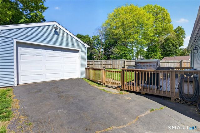 39 Westview Street, Hamden, CT 06514