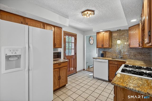 39 Westview Street, Hamden, CT 06514