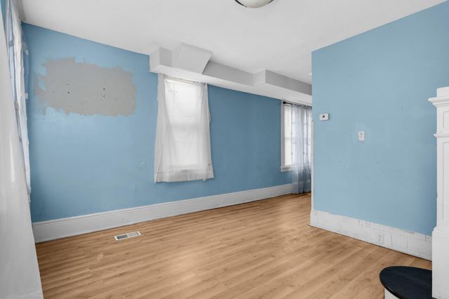 1025 Mclean Avenue, Saint Paul, MN 55106