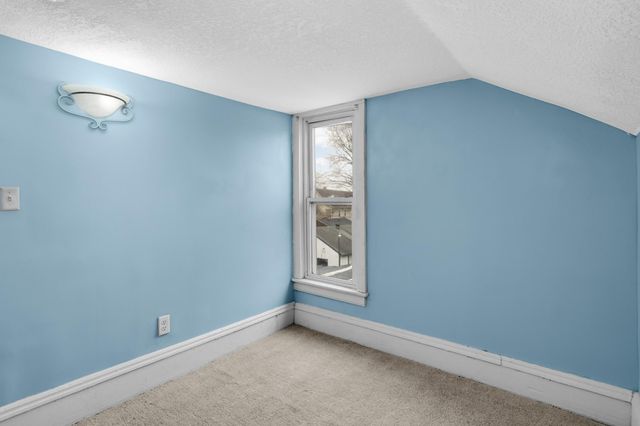 1025 Mclean Avenue, Saint Paul, MN 55106