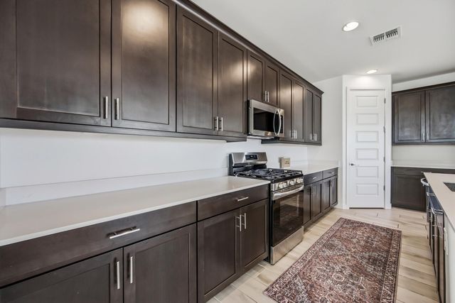 2053 W Sienna Bouquet Place, Phoenix, AZ 85085