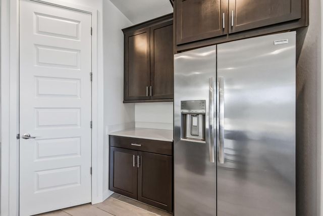 2053 W Sienna Bouquet Place, Phoenix, AZ 85085