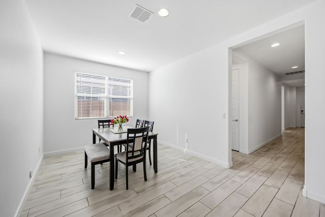 2053 W Sienna Bouquet Place, Phoenix, AZ 85085