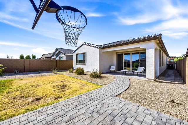 2053 W Sienna Bouquet Place, Phoenix, AZ 85085