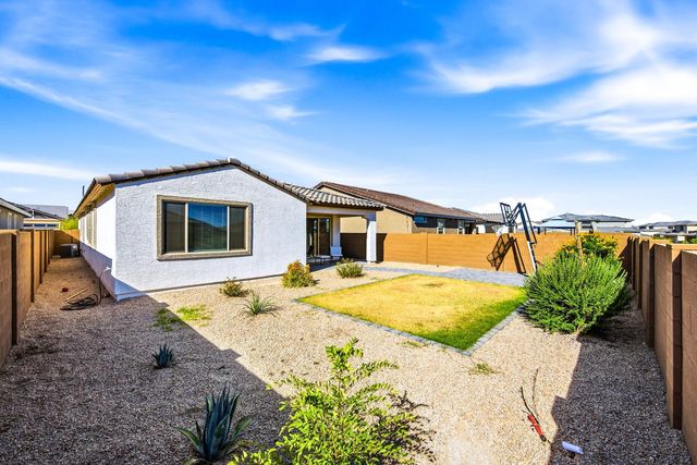 2053 W Sienna Bouquet Place, Phoenix, AZ 85085