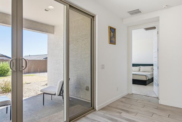 2053 W Sienna Bouquet Place, Phoenix, AZ 85085