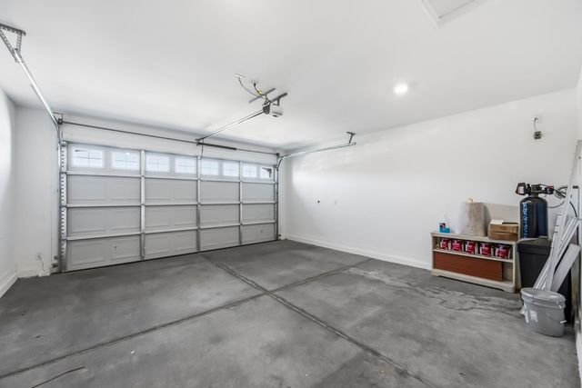 2053 W Sienna Bouquet Place, Phoenix, AZ 85085