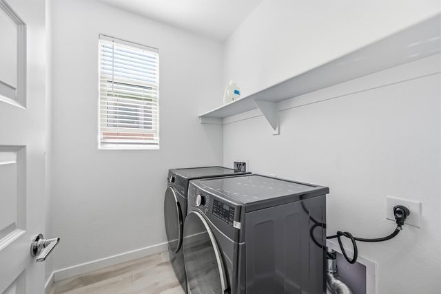 2053 W Sienna Bouquet Place, Phoenix, AZ 85085