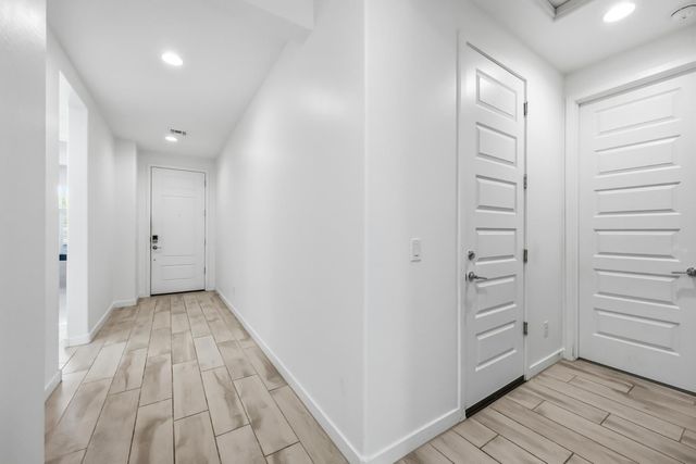 2053 W Sienna Bouquet Place, Phoenix, AZ 85085
