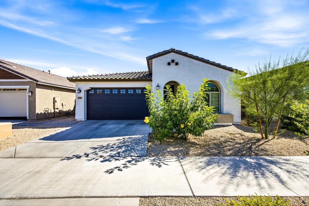 2053 W Sienna Bouquet Place, Phoenix, AZ 85085