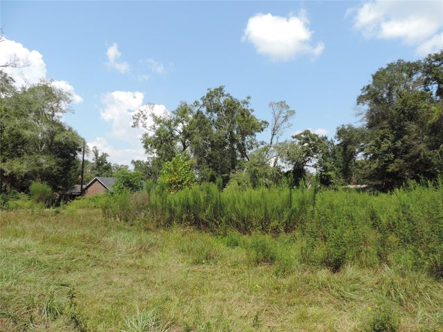 2014 Center Avenue, Cleveland, TX 77327