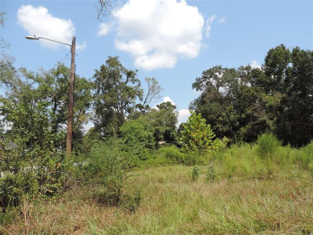 2014 Center Avenue, Cleveland, TX 77327