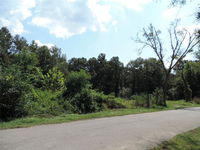 2014 Center Avenue, Cleveland, TX 77327