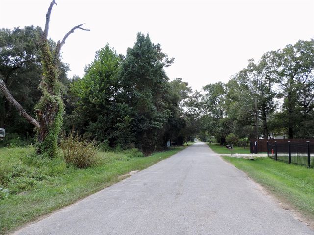 2014 Center Avenue, Cleveland, TX 77327