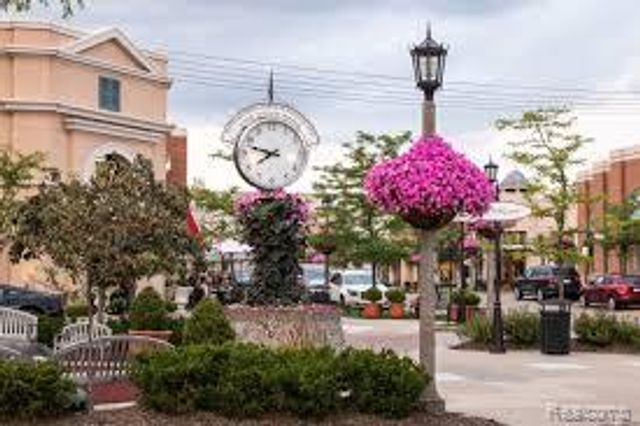 495 Miller Avenue Apt. 212, Rochester, MI 48307