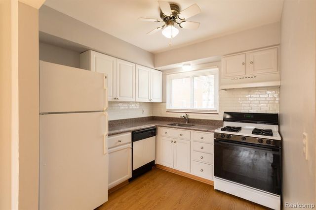 495 Miller Avenue Apt. 212, Rochester, MI 48307