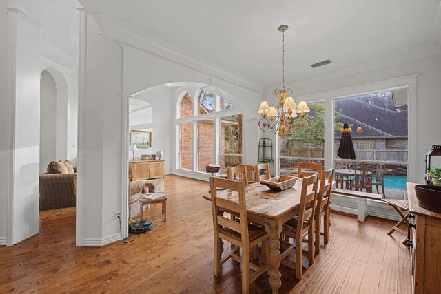 18 Floret Court, The Woodlands, TX 77382