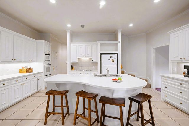 18 Floret Court, The Woodlands, TX 77382