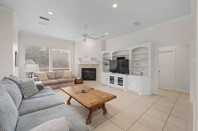 18 Floret Court, The Woodlands, TX 77382