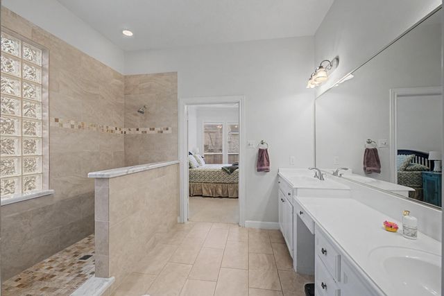 18 Floret Court, The Woodlands, TX 77382