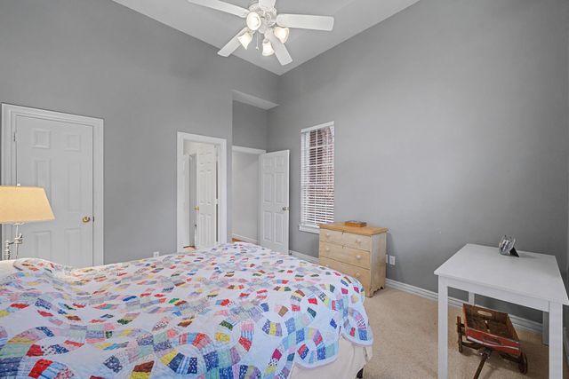 18 Floret Court, The Woodlands, TX 77382