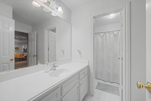 18 Floret Court, The Woodlands, TX 77382