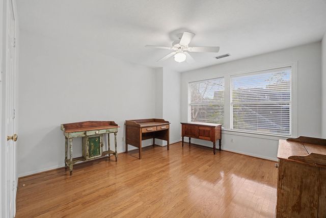 18 Floret Court, The Woodlands, TX 77382